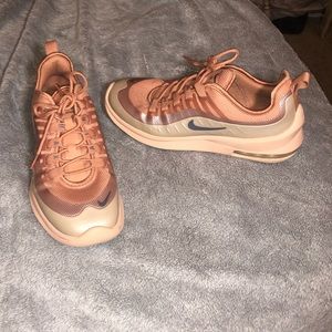 EXCELLENT condition Nike Air Max size 9.5